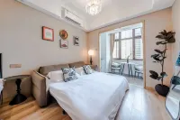 Crof·Chunri Weilan Boutique Apartment (May Fourth Square Ningxia Road Subway Station)