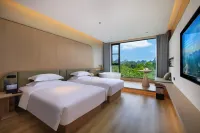 Lijiang Moon View · Quiet Holiday Lakeside Hotel (Guilin Two Rivers & Four Lakes Area)