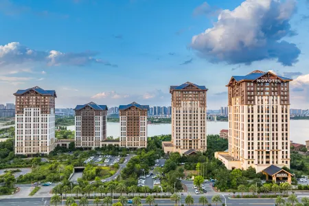 Novotel Sunac Hotel Отели рядом с достопримечательностью «CPC Nanchang Committee Party School»