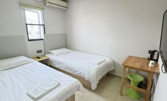 Ebai Chain Hotel (Shanghai Hongqiao Railway Station Exhibition Center Branch)