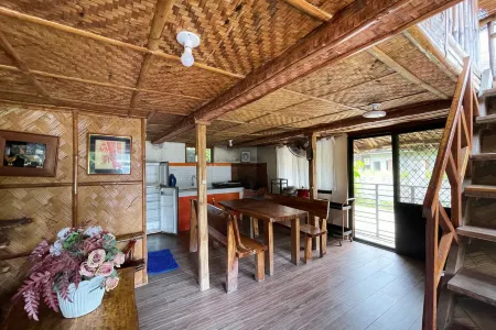 Villa Espinoza Beach Resort Nasugbu Отели рядом с достопримечательностью «Кауэйн Ков»