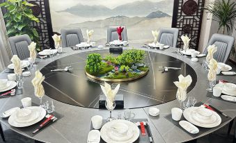 Longfeng Lake Zhouji Hotel