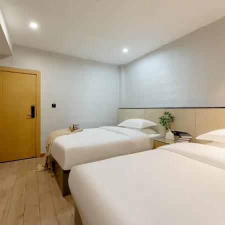HUAXI Hotel فنادق في لوجَو
