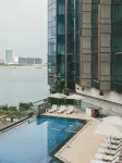 Sheraton Hong Kong Tung Chung Hotel - Infinity Pools