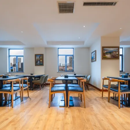 Hongcui Garden Hotel (Linyi Taisheng Plaza Branch)