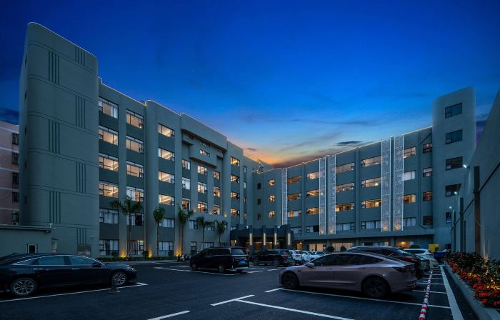 Baiyaduo Hotel (Shanwei Erma Road Food Street Xinli City Plaza)