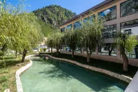 Rezen Hotel Jiuzhaigou Qianhe - Rooftop Pools