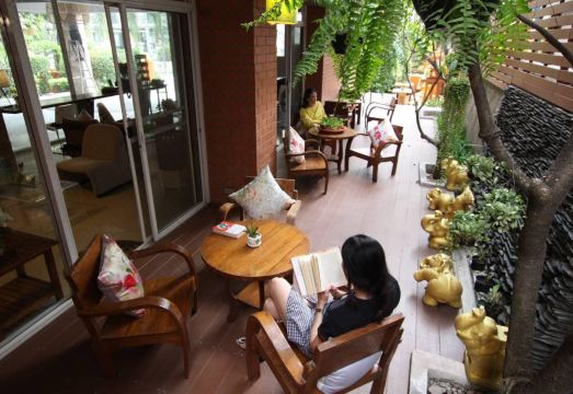 플라이&허브 스완나품 에어포트