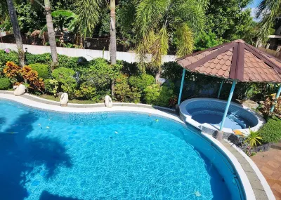 Villa Celine Laguna Hotel di Los Banos