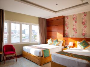 Silk Hotel near Tan Son Nhat Airport