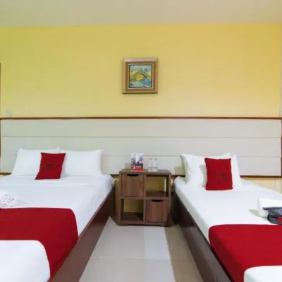RedDoorz near Notre Dame of Dadiangas University Hotels near Mindanao Polytechnic College