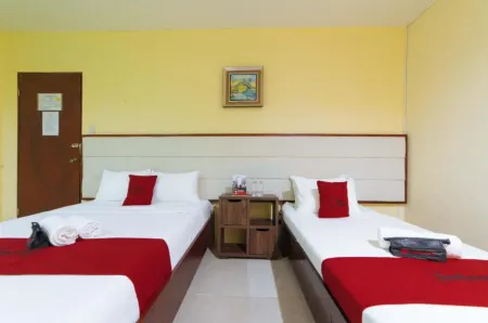 RedDoorz near Notre Dame of Dadiangas University Отели в г. Генерал-Сантос