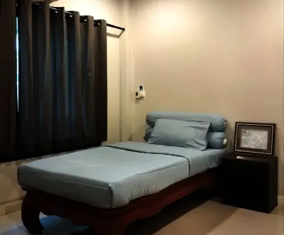 CHILLI'S Home Hotell i Don Kaeo