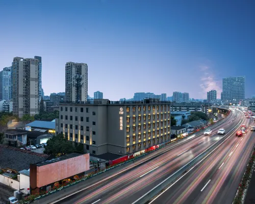 Qingju Hotel, Chaoyu Road, Hangzhou West Lake Cultural Square Subway Station. Hotels near Xiacheng