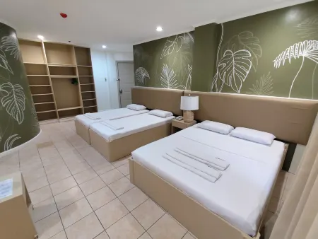 Hotel Palwa Отели рядом с достопримечательностью «Sisters of St Paul of Chartres Monument»