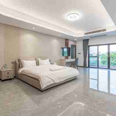 Pattaya Grand Villa 6 Bedroom 8 Bath (Private Pool, KTV, Sauna, Fitness Area) Rooms