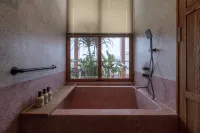 The Pink Boutique Hotel - Hot Tub