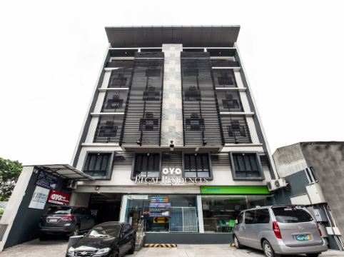 OYO 136 Regal Residences