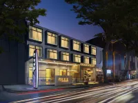 Bubble Hall Hotel