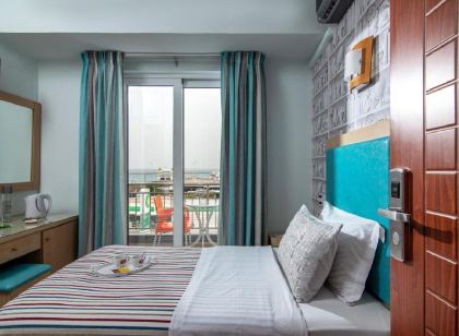City Life Port Hotel