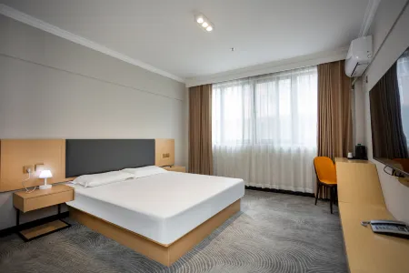 Shell Hotel (Zhou Enlai Memorial Hall) Отели рядом с достопримечательностью «Guan Tianpei Ancestral Hall»