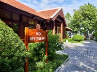 Senna Wellness Retreat Hotels near Đồi Búp Lê