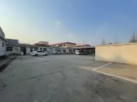 Meet Light Luxury Hotel (Xushui No. 2 Middle School Railway Station Branch) - parkir