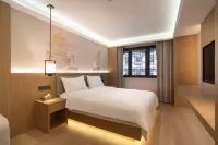 Qiyu Hotel (Waitan City God Temple Branch Shanghai) - Kitchens