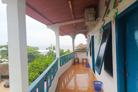 Aloha Beach House Отели в г. Tepus