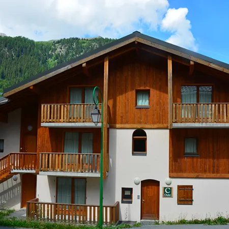 Vacancéole - Résidence les Chalets de la Ramoure Отели в г. Модан