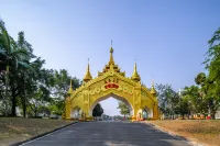 Baye · Qingyaju Holiday Homestay Hotels near Dehong Dai and Jingpo Autonomous Prefecture Sports Center - Swimming Pool