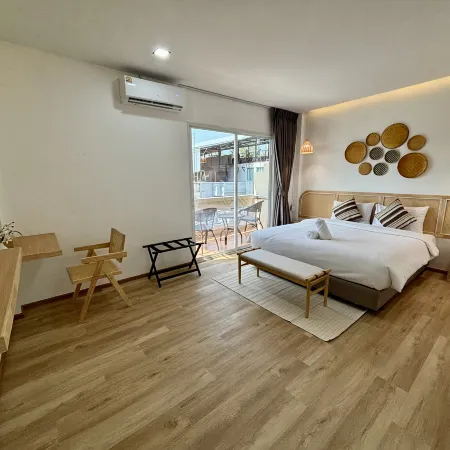 Charm Hostel @Pratumnak Отели рядом с достопримечательностью «Парк Паттайя»