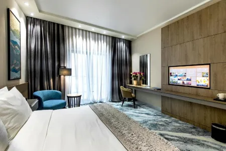 Риксос Туркистан Отели рядом с достопримечательностью «Мавзолей Ходжи Ахмеда Ясави»