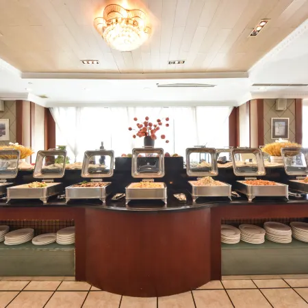 Central Plaza Hotel