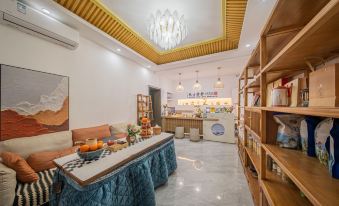 Wo Xiang Jingjing Audio & Video Homestay (Zhangjiajie Tianmenshan Cableway Store)
