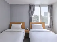 D STAY HOSTEL dongdaemun Hotel berhampiran Jambatan Ogan