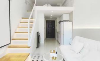 Banxia Light Luxury LOFT Apartment (Fish Tail Zhou Subway Station Branch)