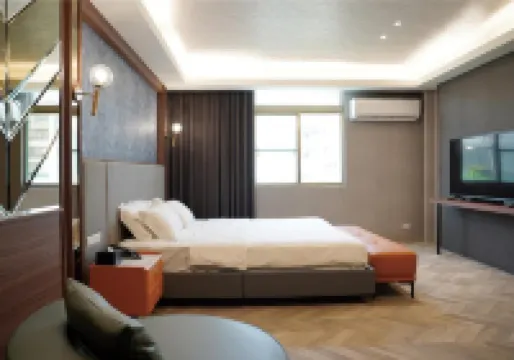 高雄河堤戀館商務汽車旅館