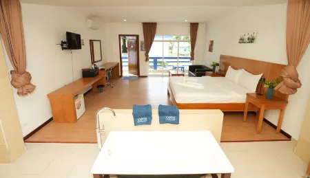 Amor Resort Koh Rong Отели рядом с достопримечательностью «Као Тауч Бич»