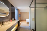 Ziyou Hotel (Qingbaijiang Wanda Plaza) Hotel in zona Panchenggang Fukang Workers' Gymnasium (Tuanjie North Road)