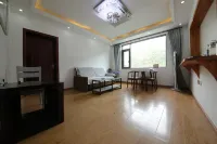 Xiao Sanjie Homestay (Kangding Love Song Square Liuyo City Branch)