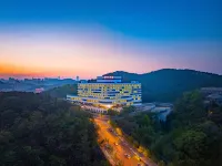 DALIAN LIJING HOTEL Hoteles cerca de Parque Laohutan