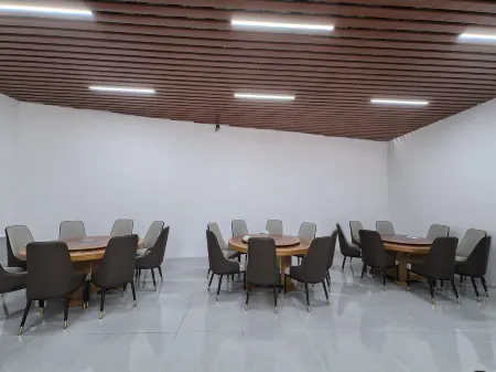 Wanmei Guesthouse Отели в г. Хечжан