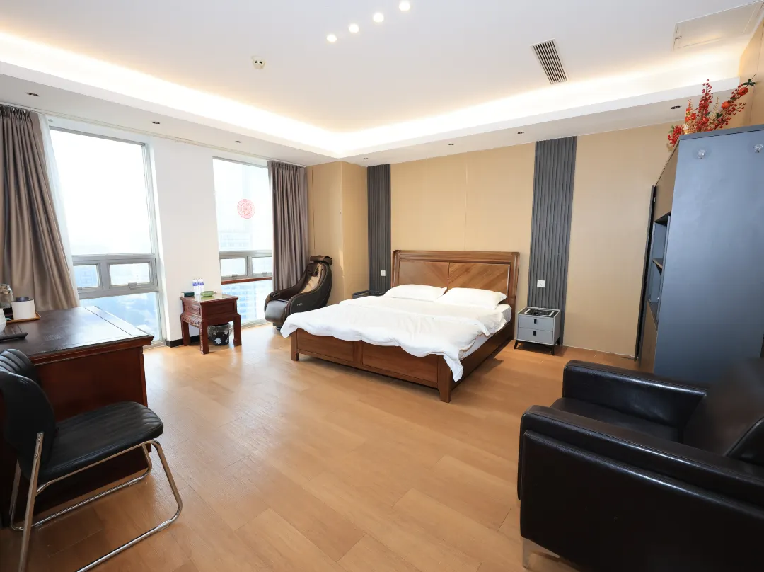 Qingdao Holiday Hotel - 青島市