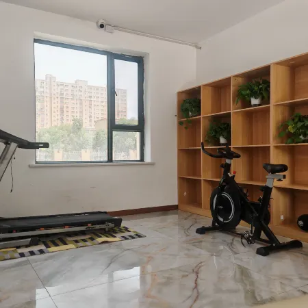 Apricot · Xingzi Hotel (Maralbexi Taihe Plaza)