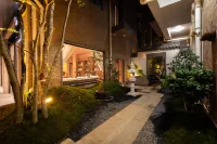 A small courtyard in silence