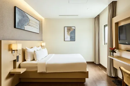 Central Park Saigon Hotel