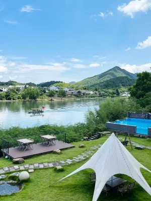 Taohuatan River View Pool Yulongtanpan Inn