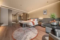 Longhai Silk Road Holiday Hotel