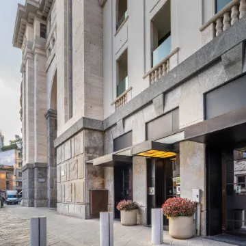 iH Hotels Milano Ambasciatori Отели рядом с достопримечательностью «Ла Скала»